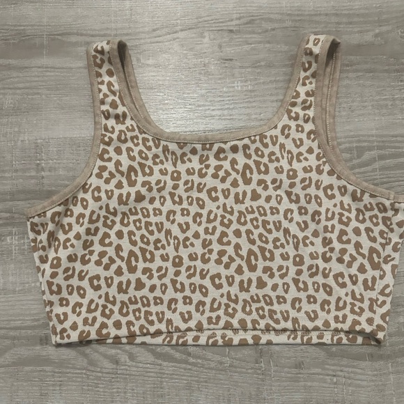 Leopard Print Crop Top size medium - Picture 3 of 3